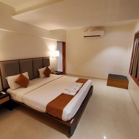 Abhishek Beach Resort And Spa Ganpatipule Eksteriør billede