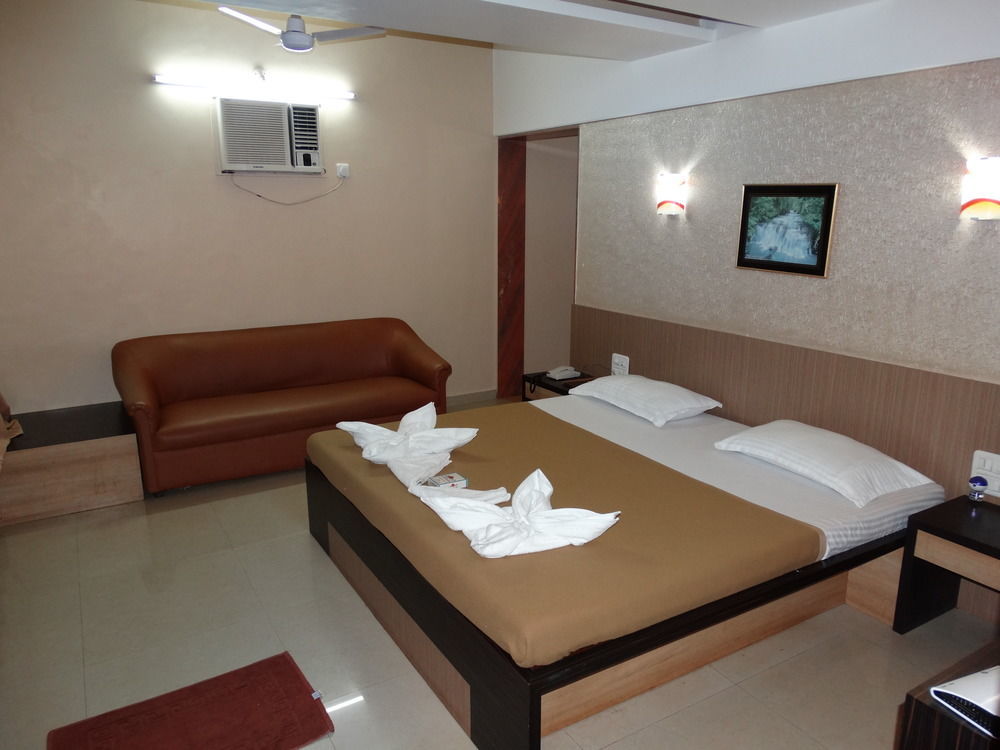 Abhishek Beach Resort And Spa Ganpatipule Eksteriør billede