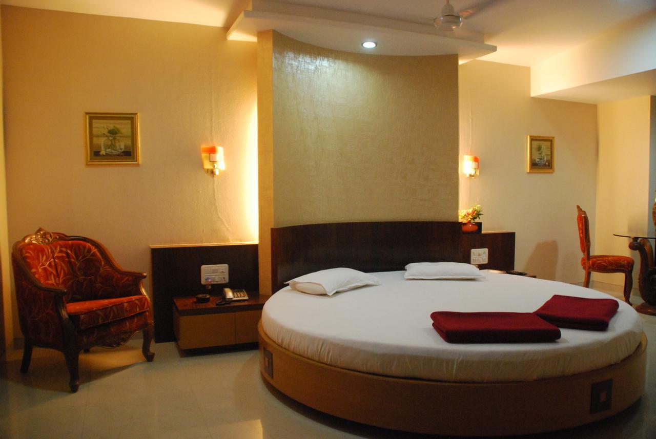 Abhishek Beach Resort And Spa Ganpatipule Eksteriør billede