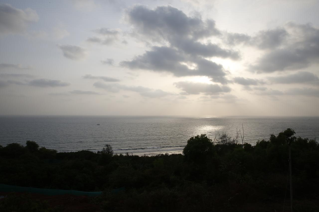 Abhishek Beach Resort And Spa Ganpatipule Eksteriør billede