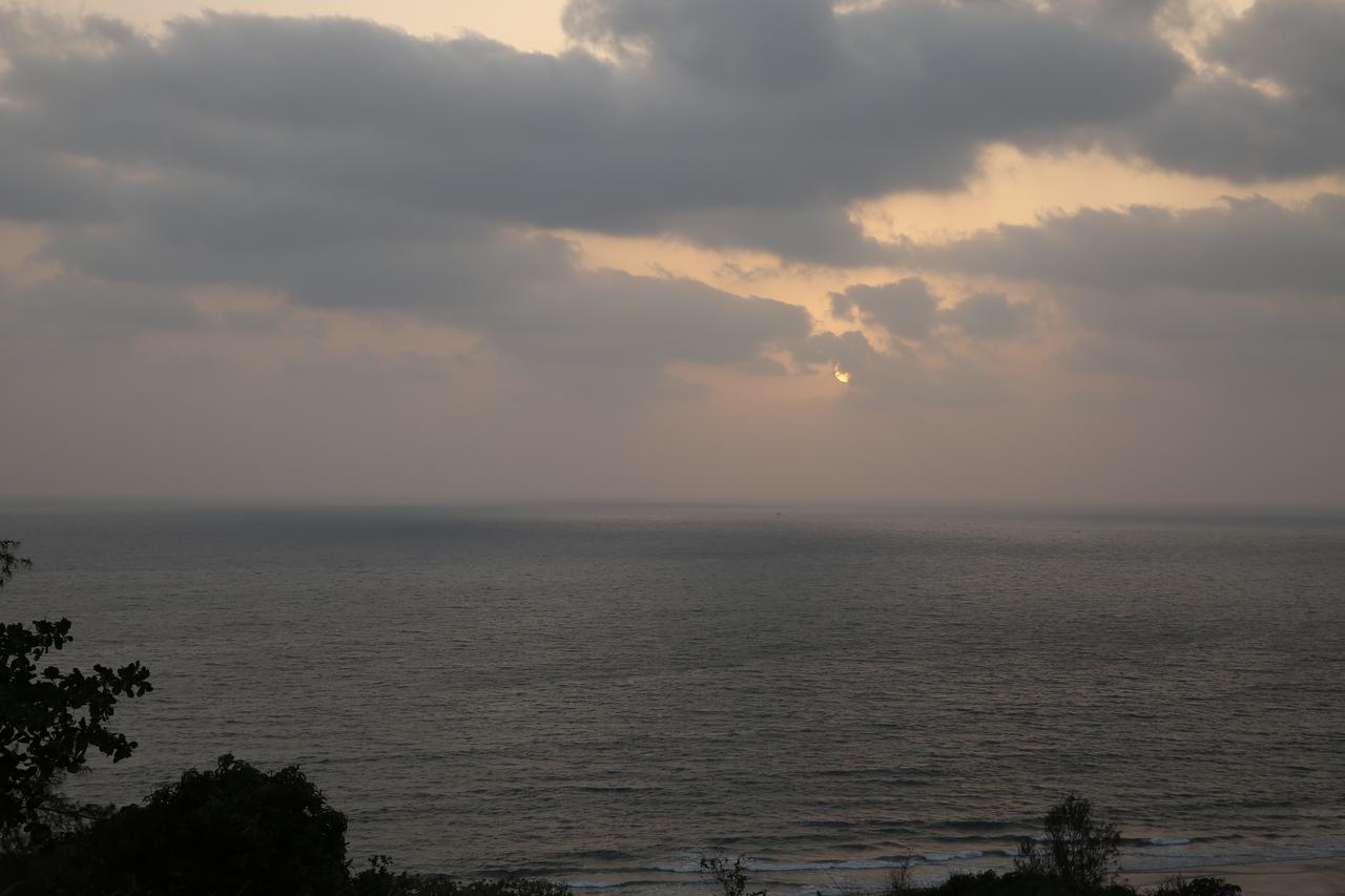 Abhishek Beach Resort And Spa Ganpatipule Eksteriør billede