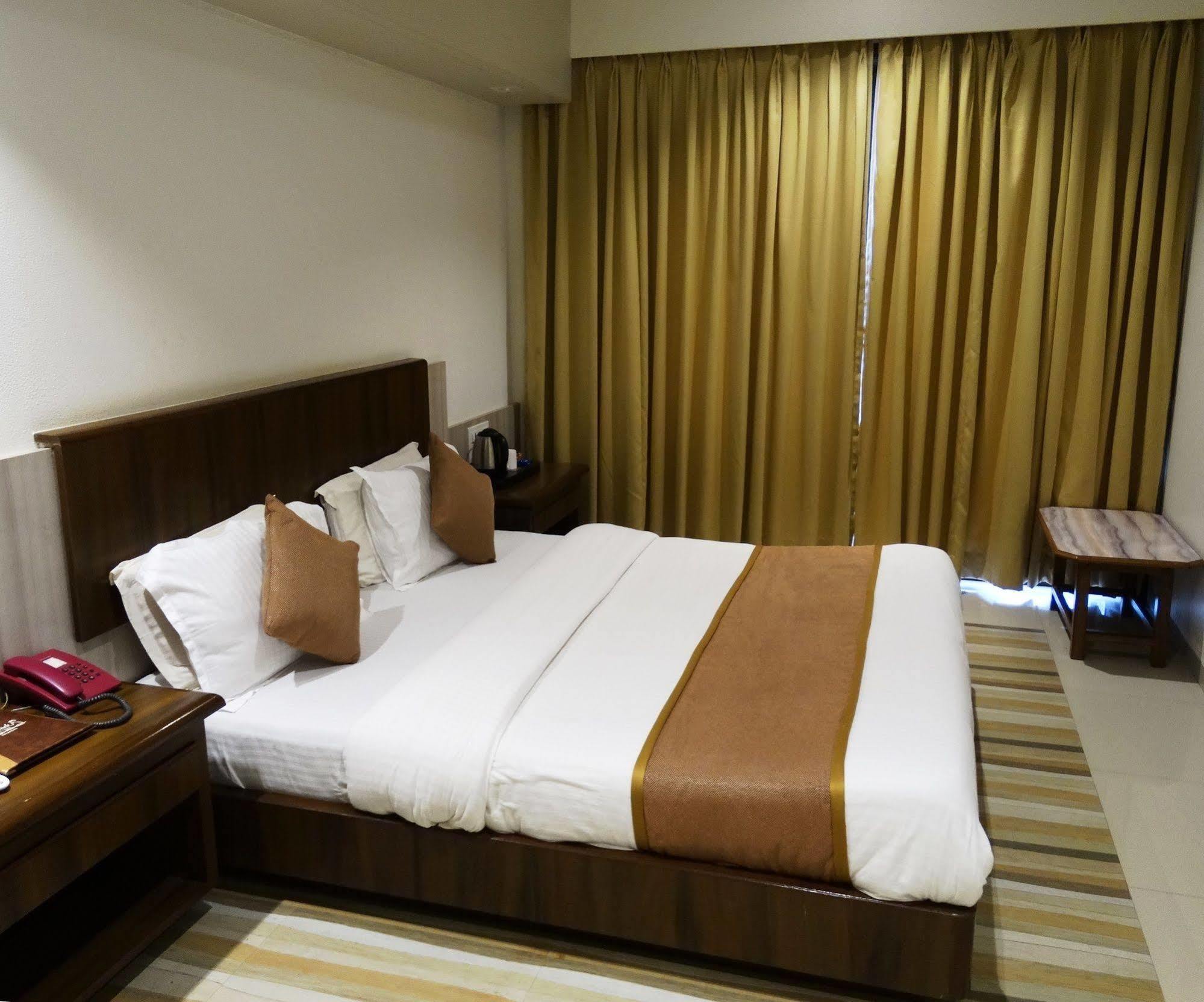 Abhishek Beach Resort And Spa Ganpatipule Eksteriør billede
