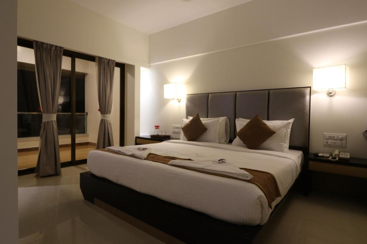 Abhishek Beach Resort And Spa Ganpatipule Eksteriør billede