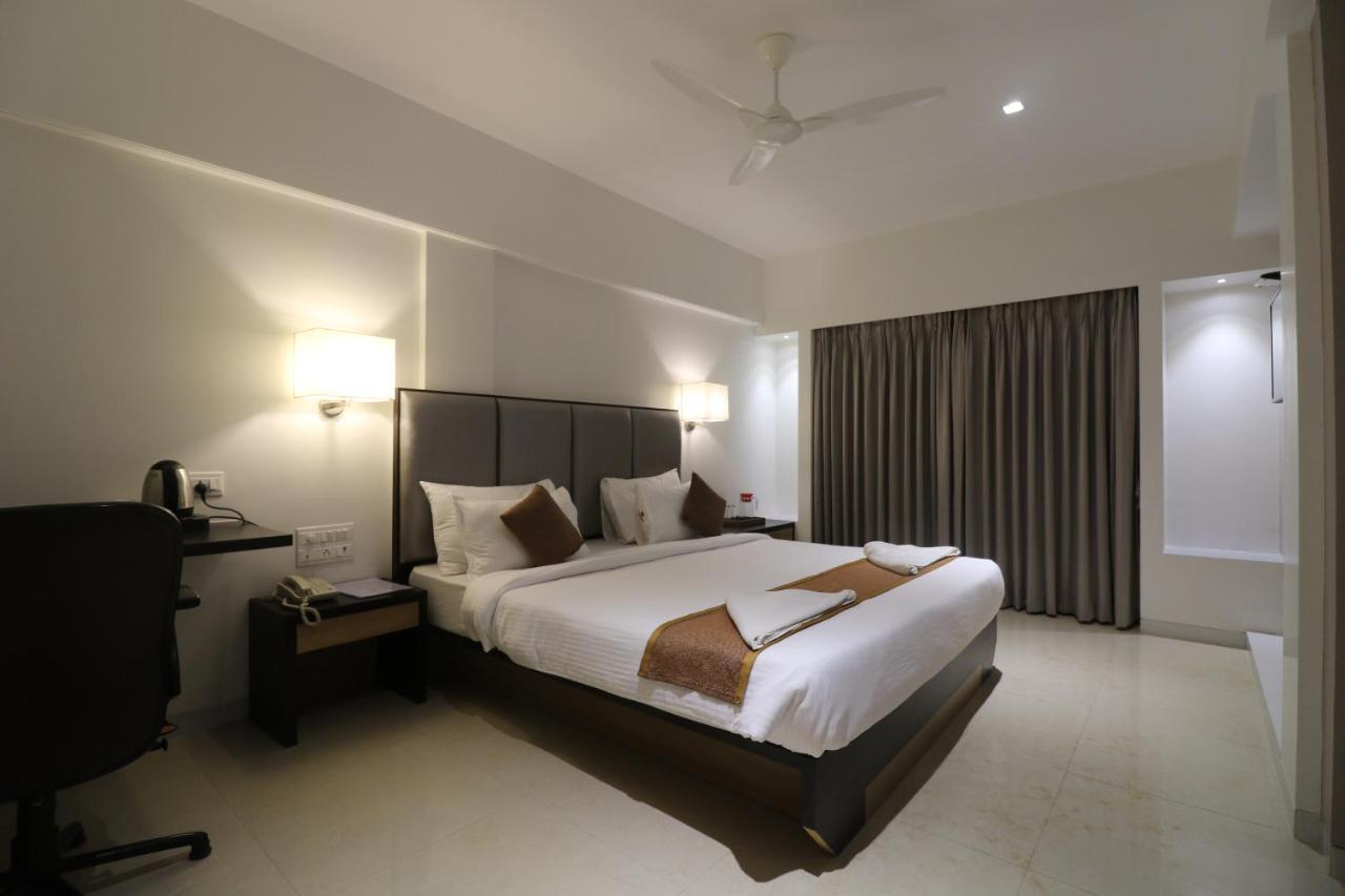 Abhishek Beach Resort And Spa Ganpatipule Eksteriør billede