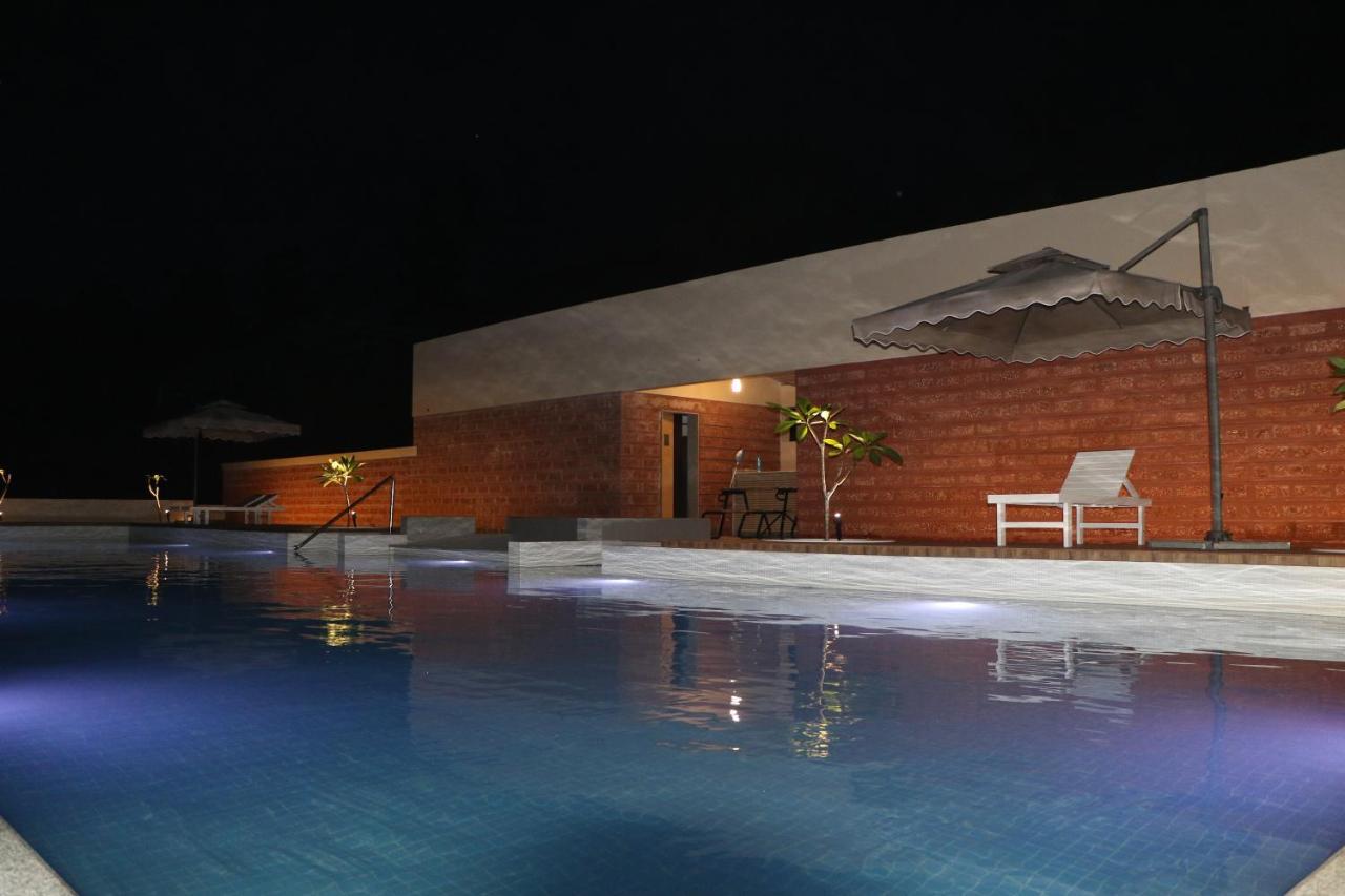 Abhishek Beach Resort And Spa Ganpatipule Eksteriør billede