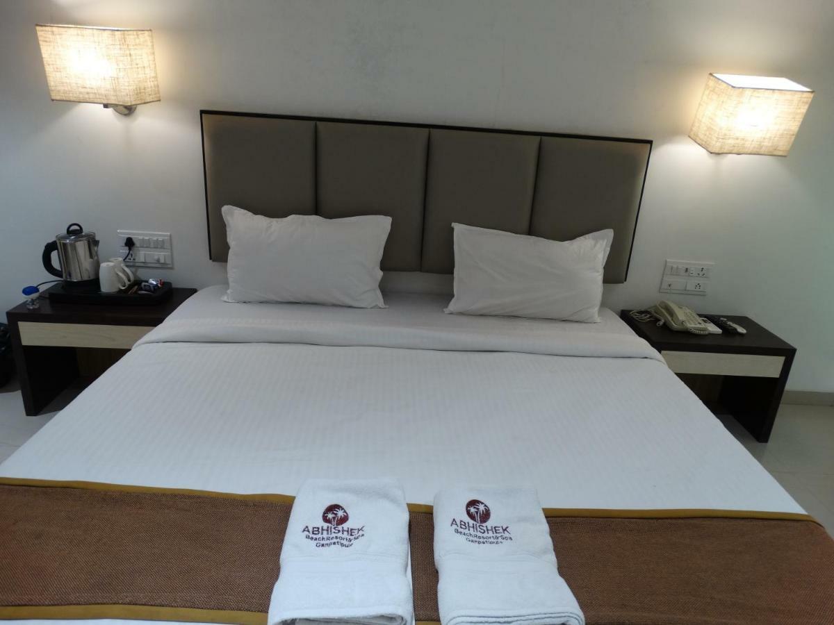 Abhishek Beach Resort And Spa Ganpatipule Eksteriør billede