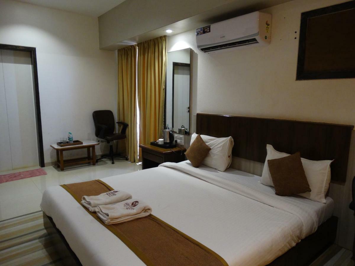 Abhishek Beach Resort And Spa Ganpatipule Eksteriør billede