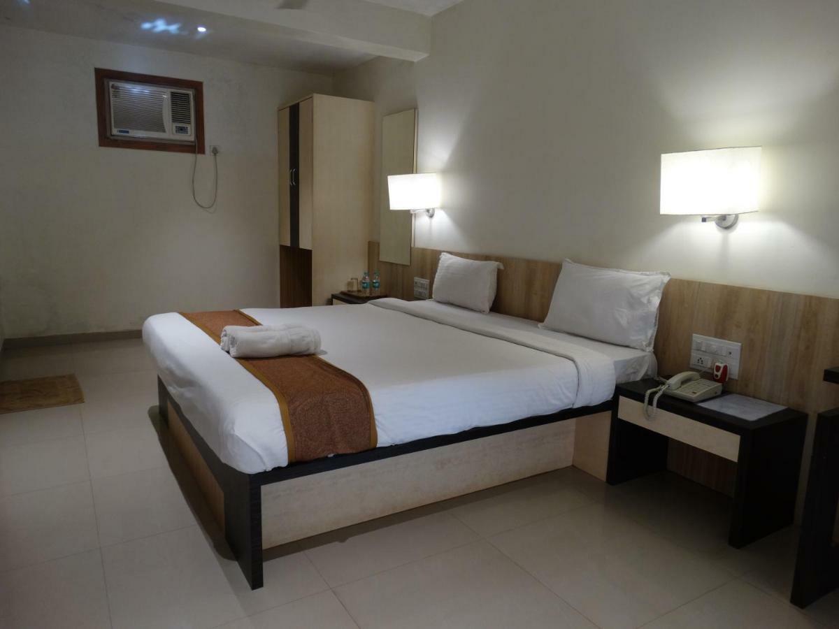 Abhishek Beach Resort And Spa Ganpatipule Eksteriør billede