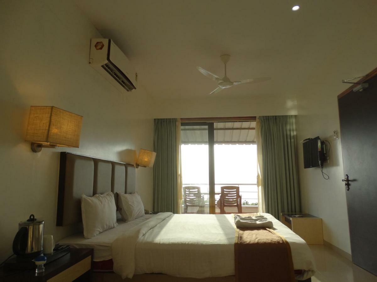 Abhishek Beach Resort And Spa Ganpatipule Eksteriør billede